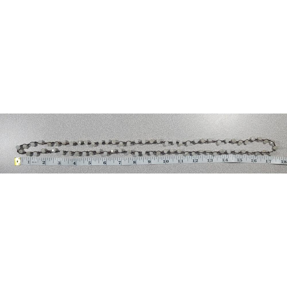 White Iridescent Beads Hand Strung 17.5" Necklace Beautiful Lighweight - Picture 3 of 4